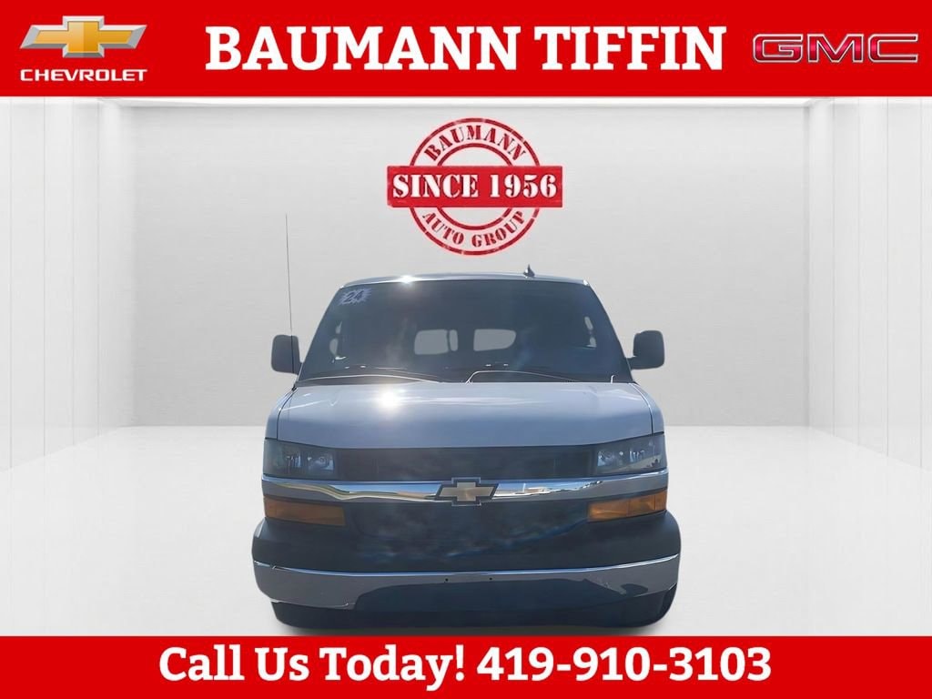 2024 Chevrolet Express Passenger LT - Photo 11