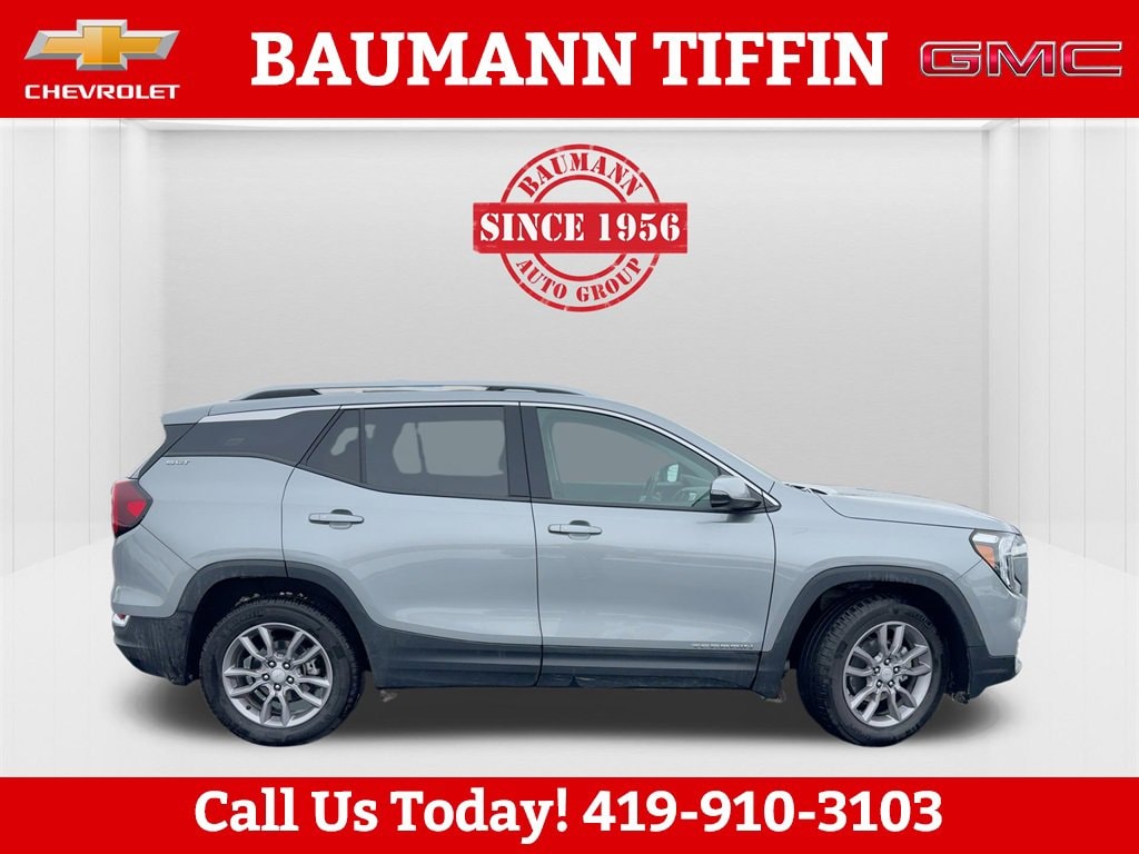 Used 2024 GMC Terrain SLT SUV