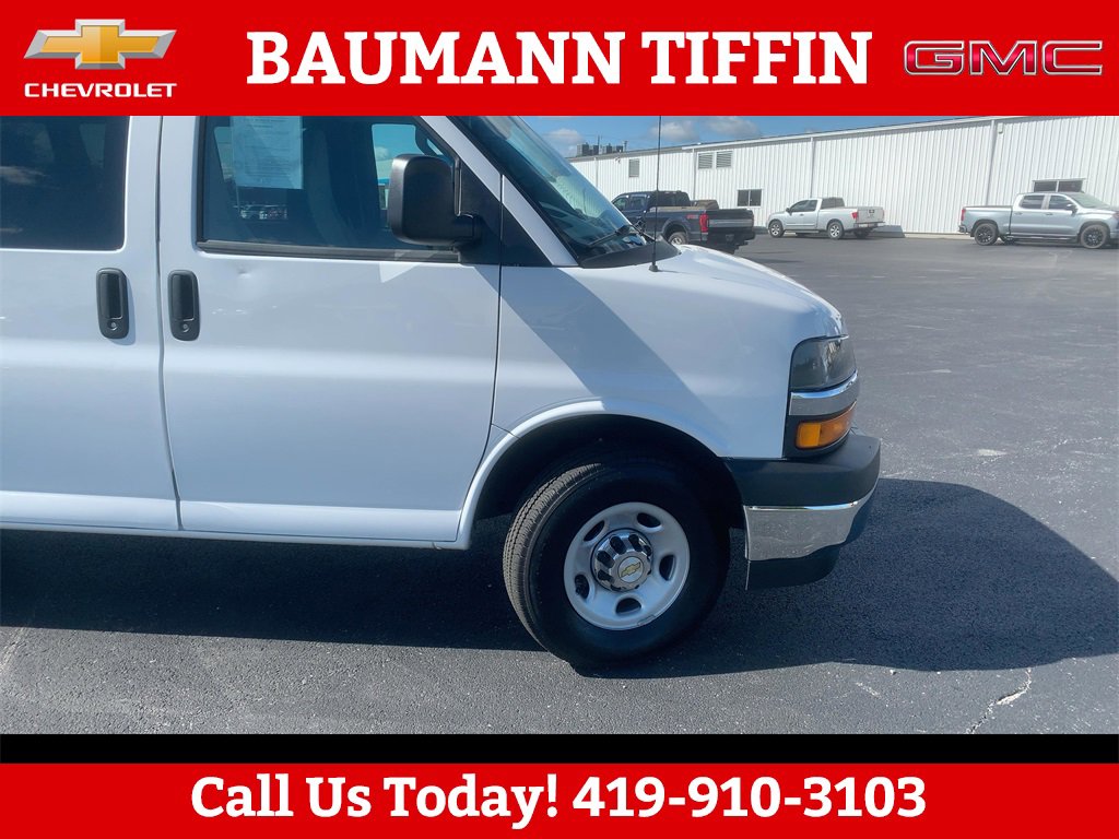 2024 Chevrolet Express Passenger LT - Photo 44
