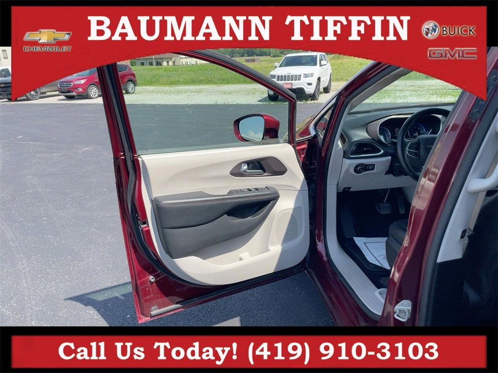 Used 2018 Chrysler Pacifica Touring L Plus with VIN 2C4RC1EG2JR260921 for sale in Tiffin, OH