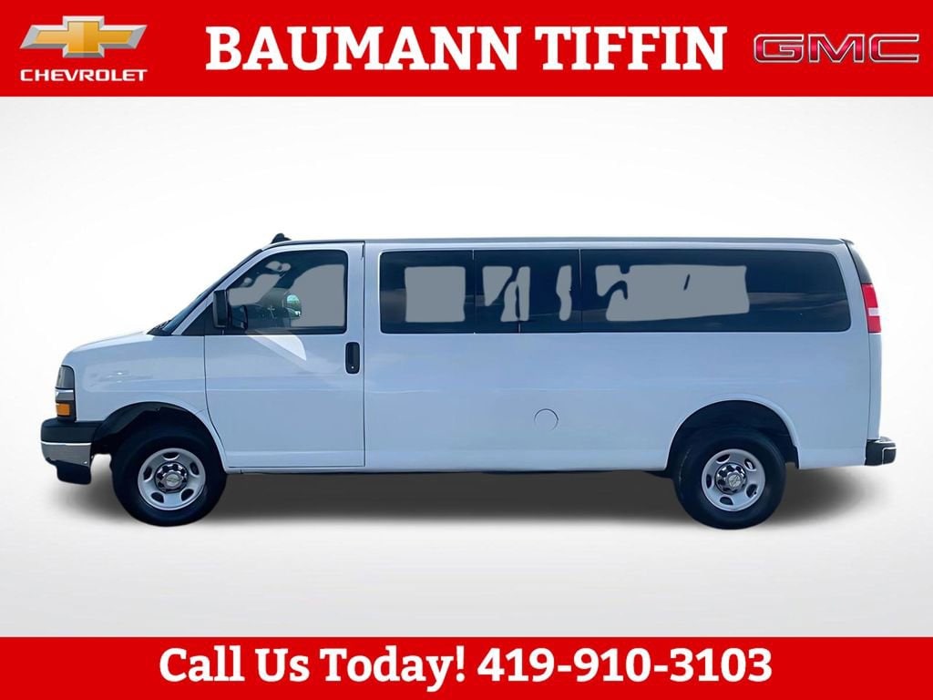 2024 Chevrolet Express Passenger LT - Photo 9