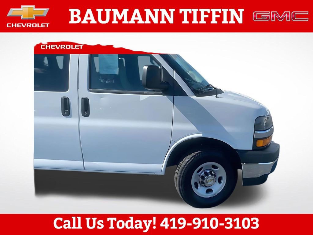 2024 Chevrolet Express Passenger LT - Photo 26