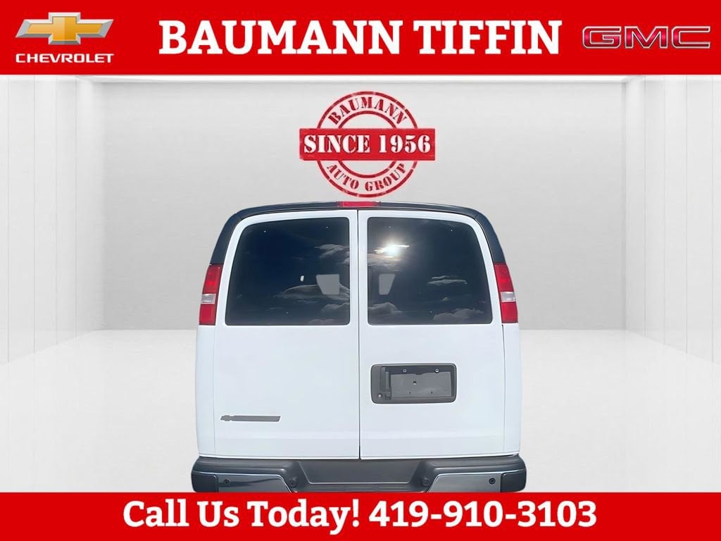 2024 Chevrolet Express Passenger LT - Photo 6