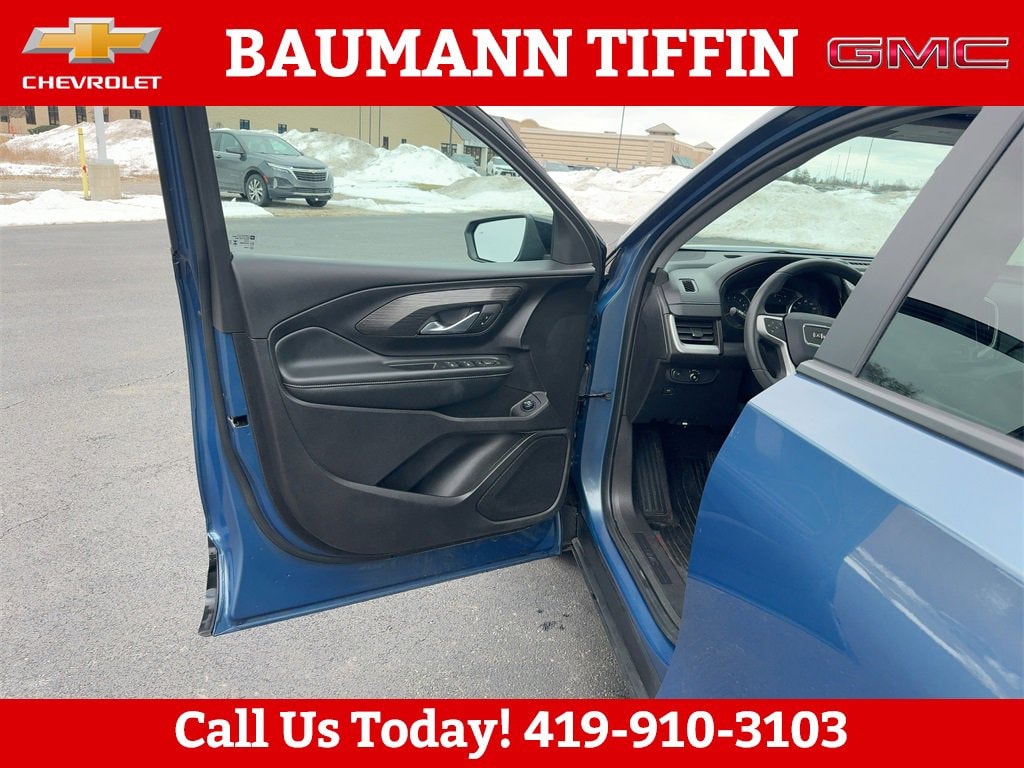 Used 2024 GMC Terrain SLE SUV