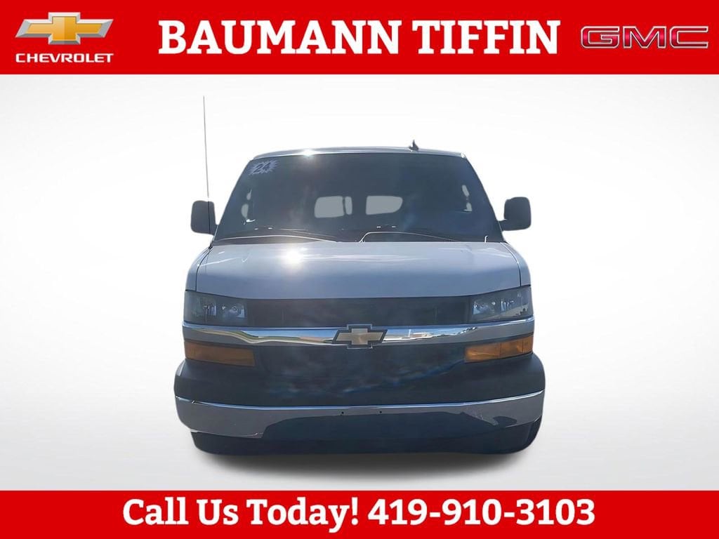 2024 Chevrolet Express Passenger LT - Photo 11