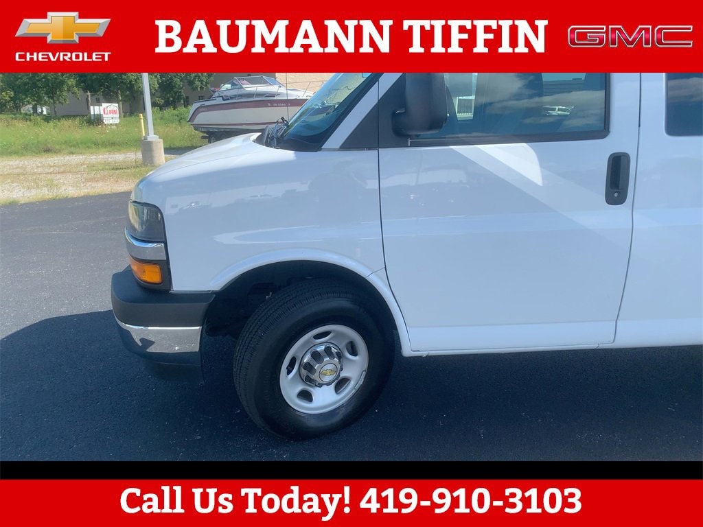 2024 Chevrolet Express Passenger LT - Photo 42