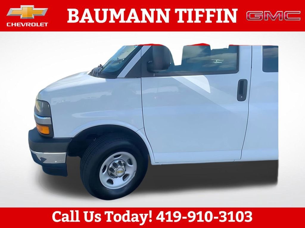 2024 Chevrolet Express Passenger LT - Photo 24