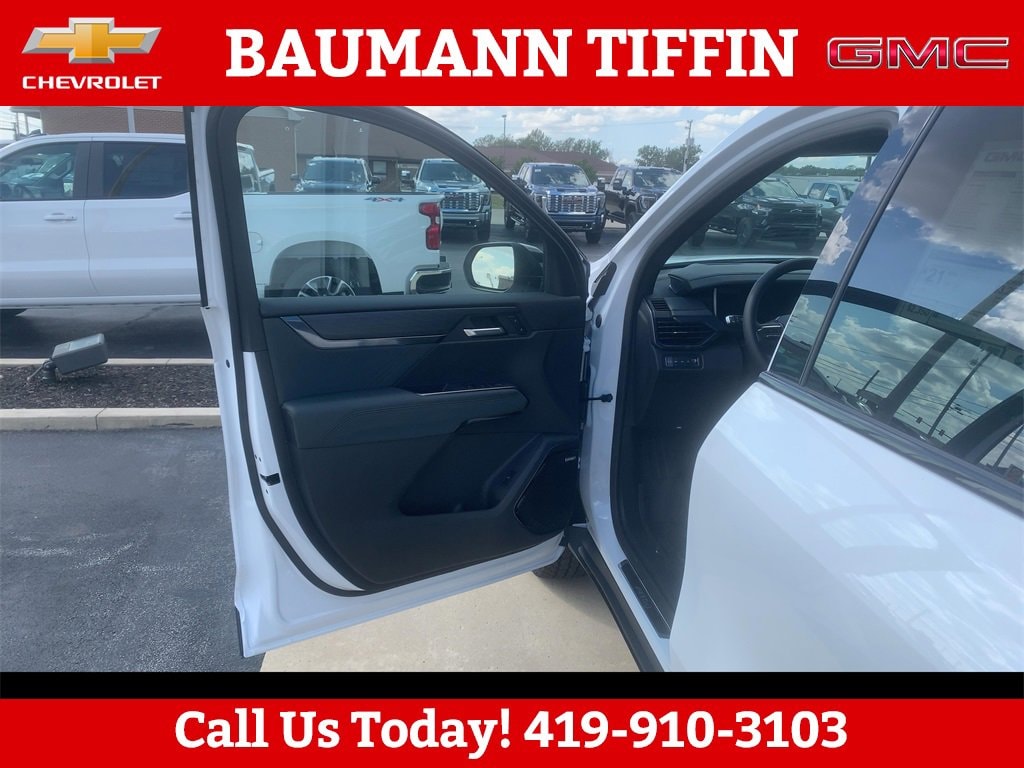 New 2026 GMC Acadia AT4 SUV