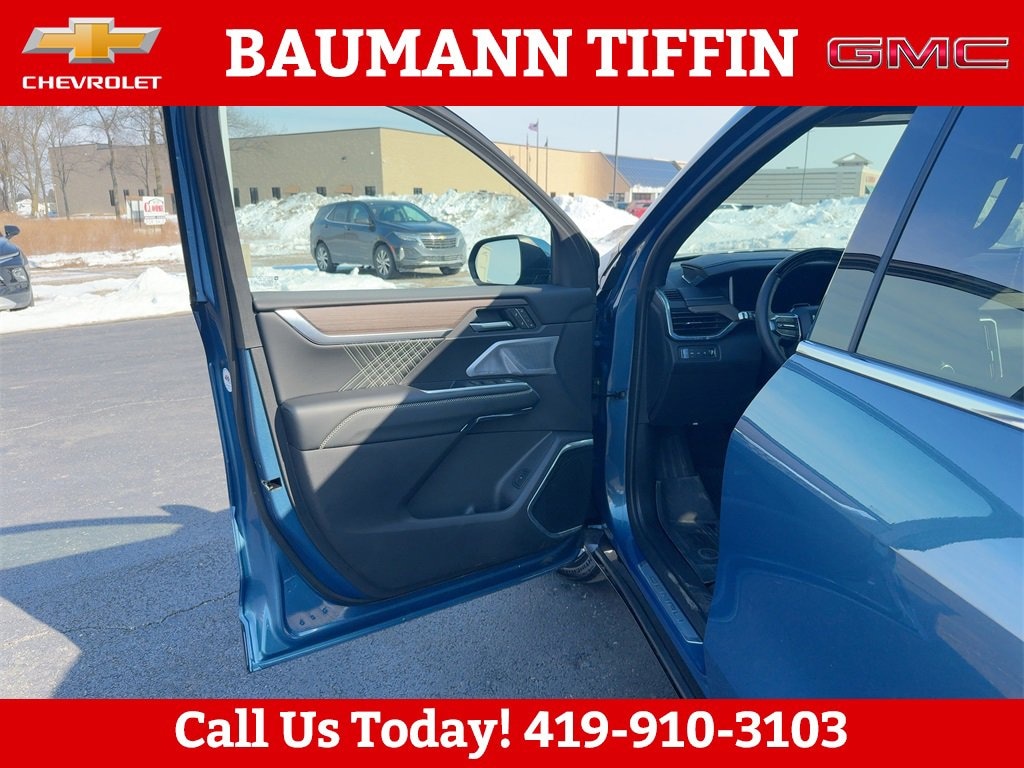 Used 2025 GMC Acadia Denali SUV