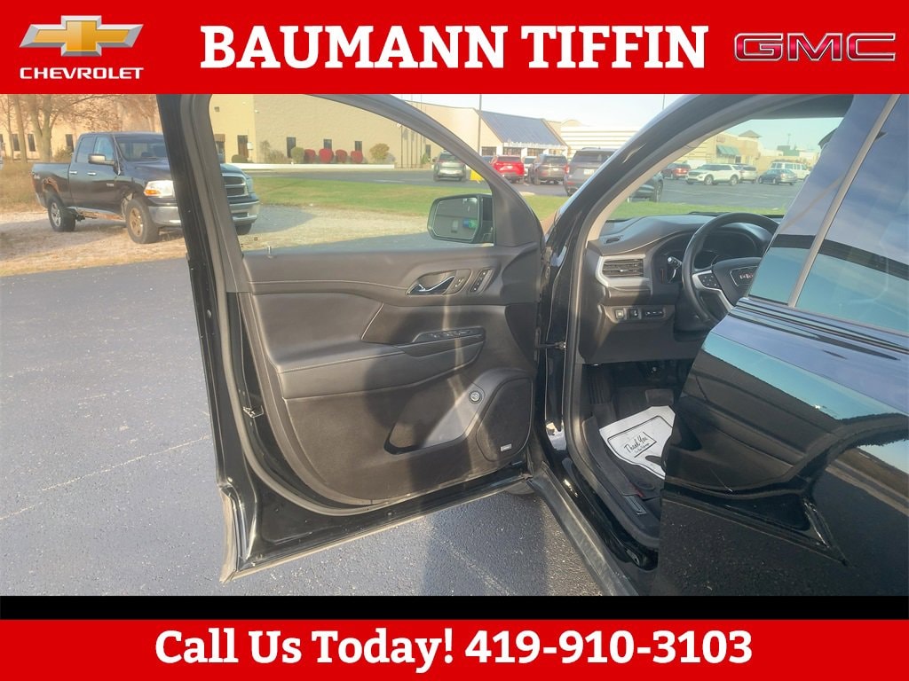 Used 2023 GMC Acadia SLT SUV