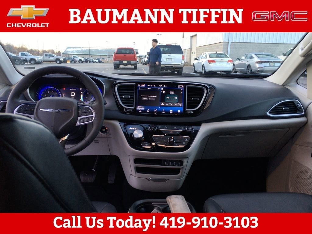 2024 Chrysler Pacifica Touring L - Photo 17