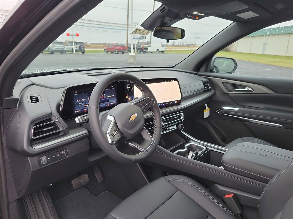 2026 Chevrolet Traverse photo 3