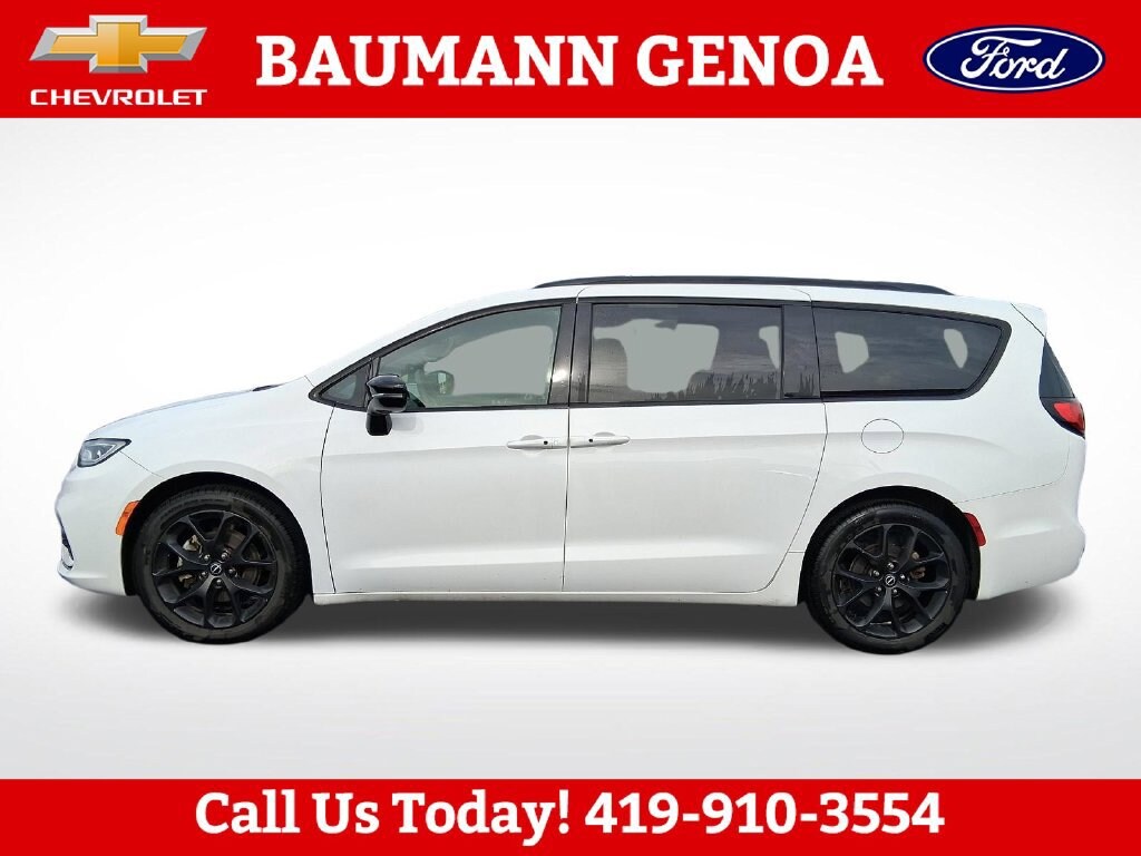 Used 2026 Chrysler Pacifica Limited