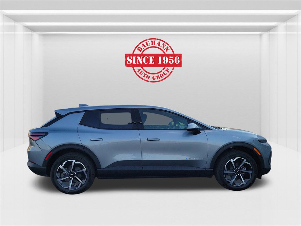 2026 Chevrolet Equinox EV 1LT photo 2