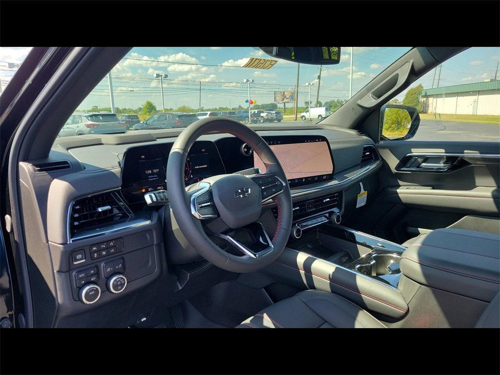 2025 Chevrolet Suburban RST photo 3