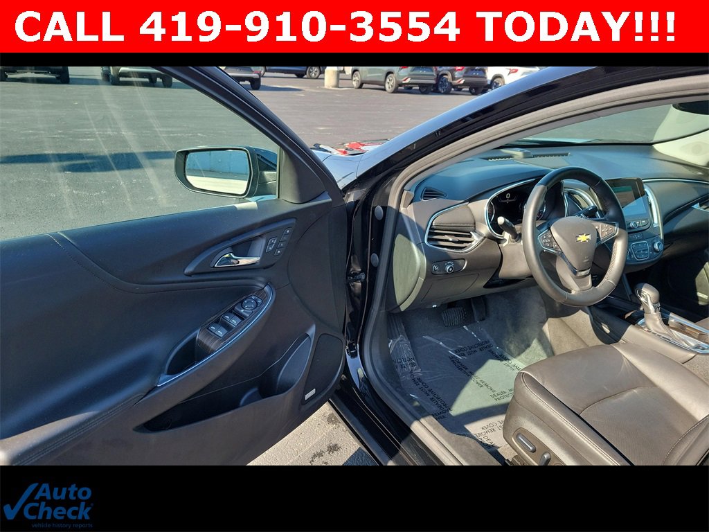 2024 Chevrolet Malibu Premier 2LT photo 2