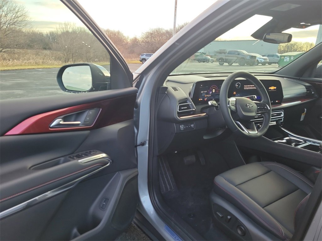 2026 Chevrolet Traverse Z71 photo 2