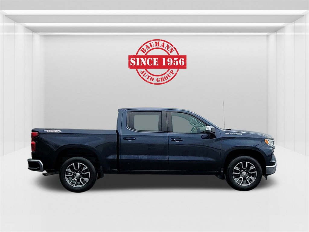 2022 Chevrolet Silverado 1500 LT photo 4