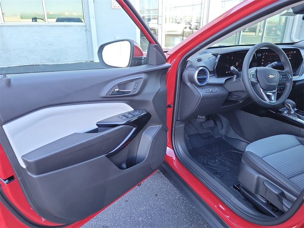 New 2026 Chevrolet Trax LT SUV