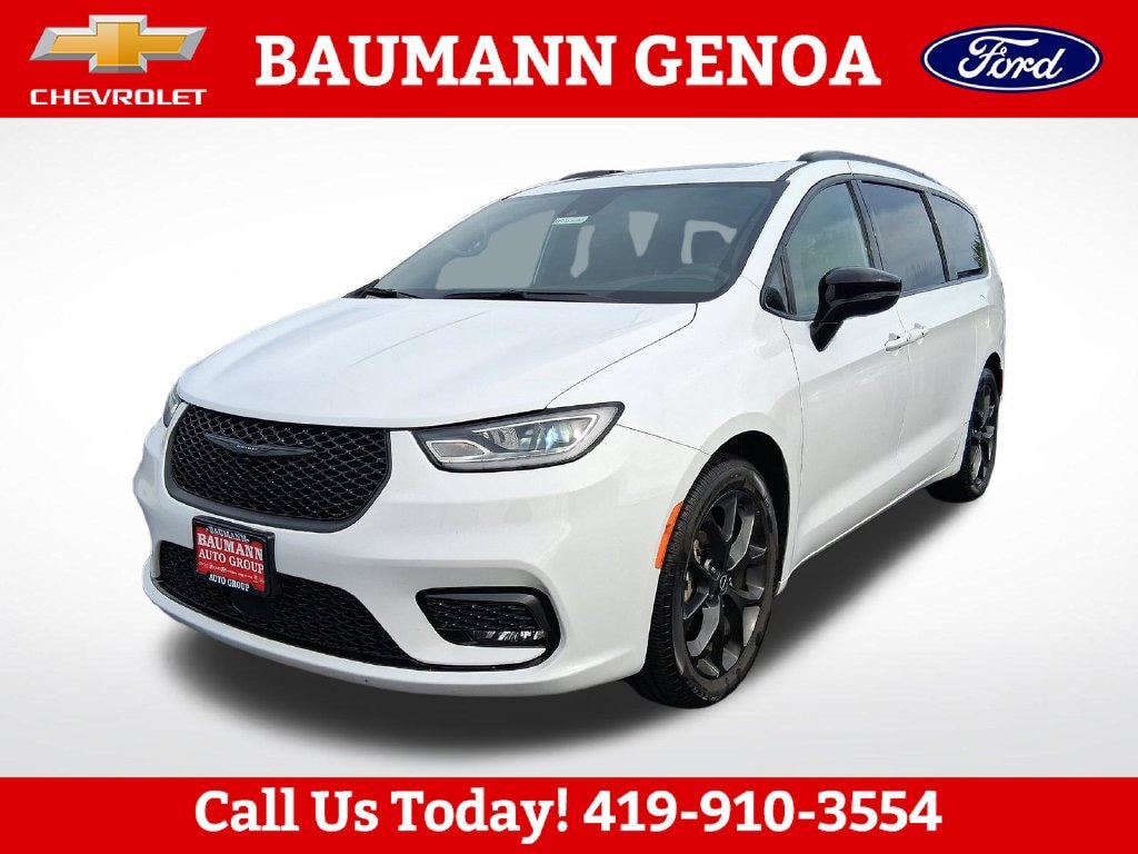 Used 2026 Chrysler Pacifica Limited