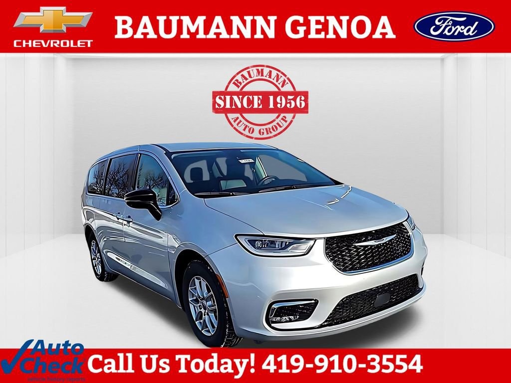 Used 2024 Chrysler Pacifica Touring L