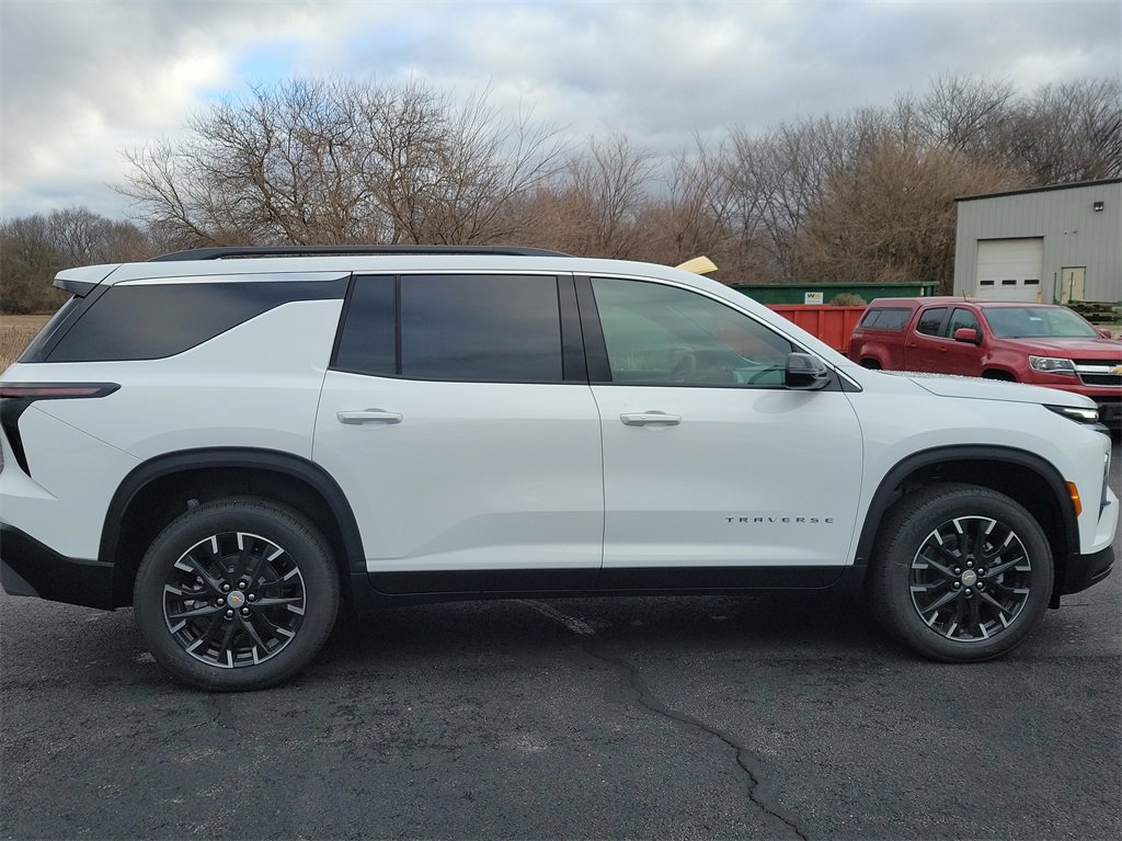2026 Chevrolet Traverse photo 4