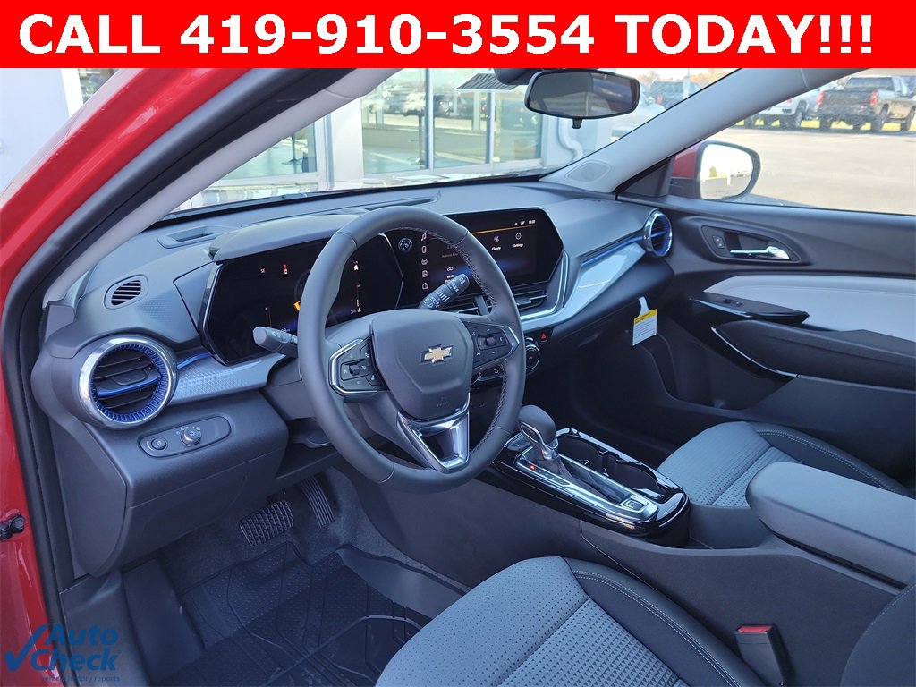 2026 Chevrolet Trax LT photo 3