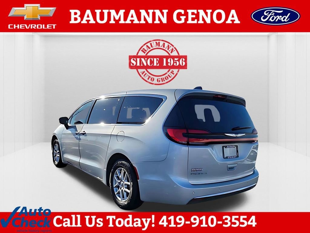 Used 2024 Chrysler Pacifica Touring L