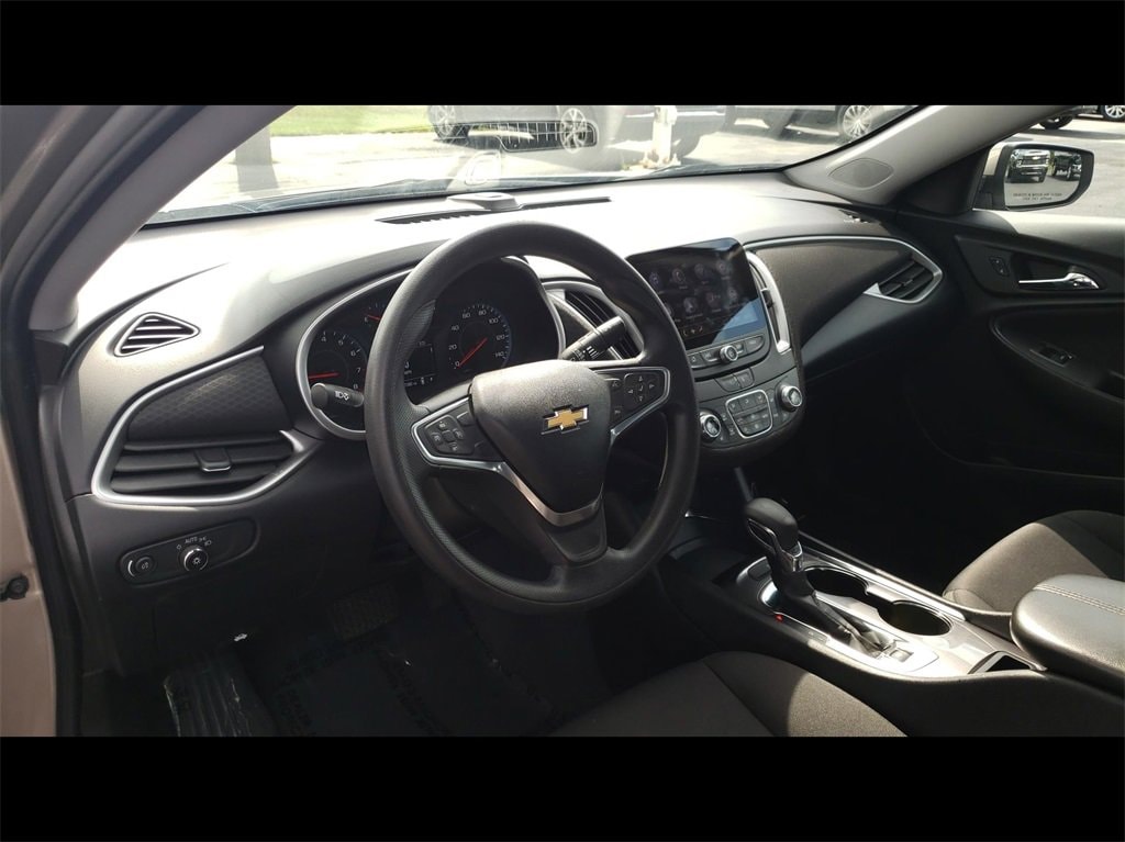 Used 2022 Chevrolet Malibu 1LT with VIN 1G1ZD5ST7NF181921 for sale in Port Clinton, OH