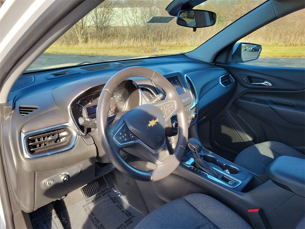 2022 Chevrolet Equinox LT photo 3