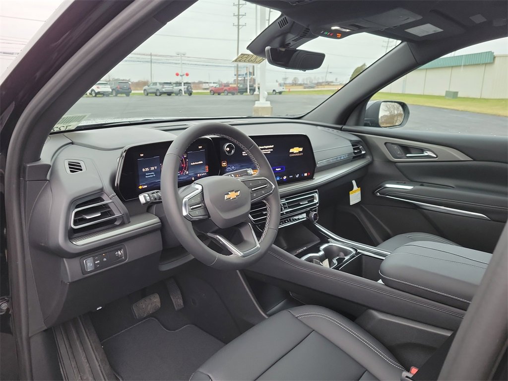 2026 Chevrolet Traverse photo 3