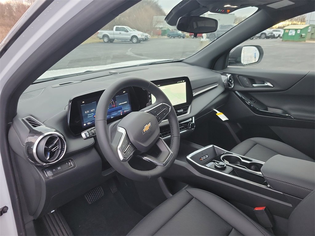 2026 Chevrolet Equinox LT photo 3