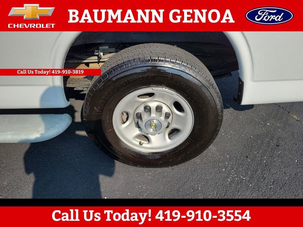 2024 Chevrolet Express Cargo Work Van - Photo 25