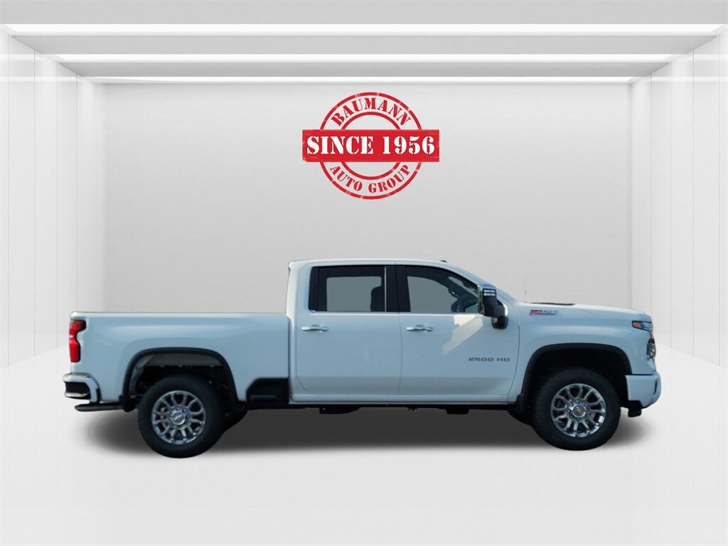 2025 Chevrolet Silverado 2500HD LT photo 4