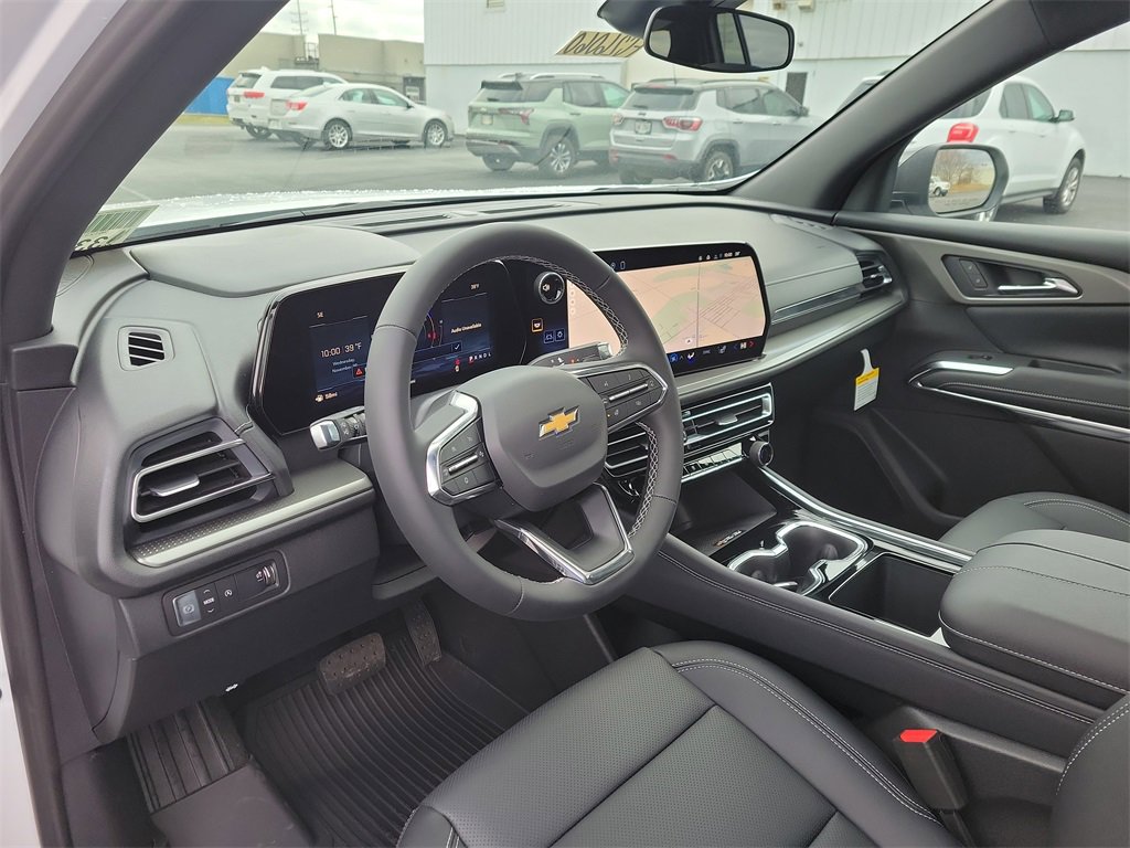 2026 Chevrolet Traverse photo 3