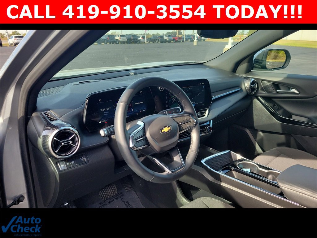 2025 Chevrolet Equinox LT photo 3