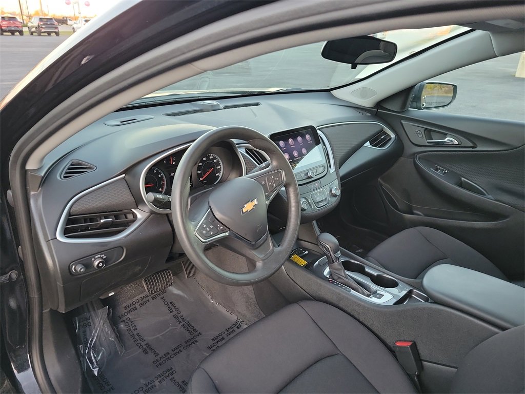 2023 Chevrolet Malibu LS photo 3