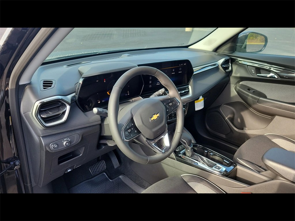 2026 Chevrolet Trailblazer LT photo 3