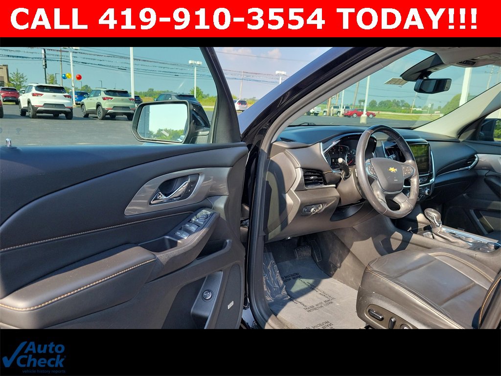 2021 Chevrolet Traverse Leather photo 2