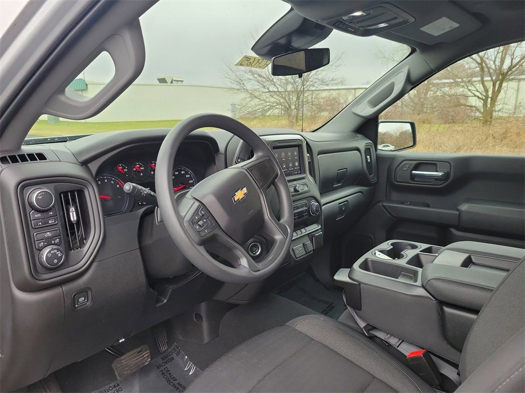 2022 Chevrolet Silverado 1500 Custom photo 3