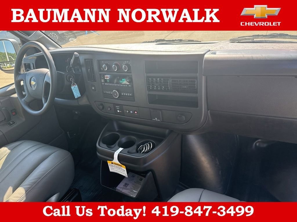 2025 Chevrolet Express Cargo Work Van - Photo 25