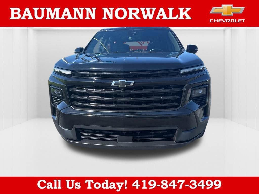 Used 2025 Chevrolet Traverse LT SUV