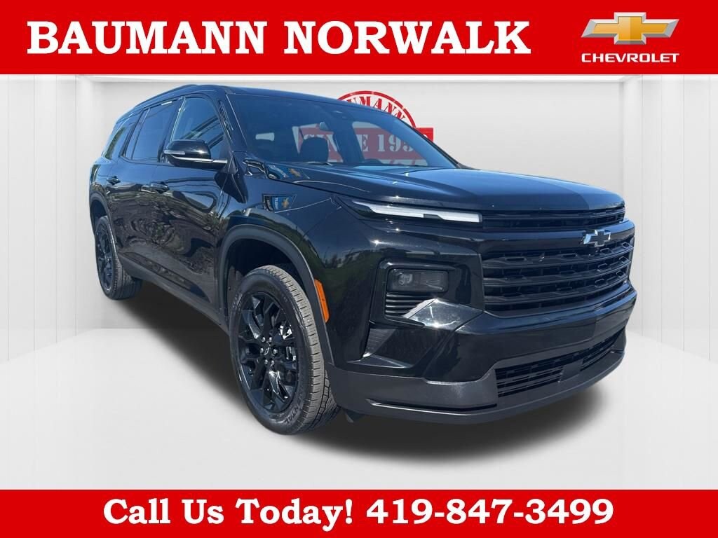 Used 2025 Chevrolet Traverse LT SUV