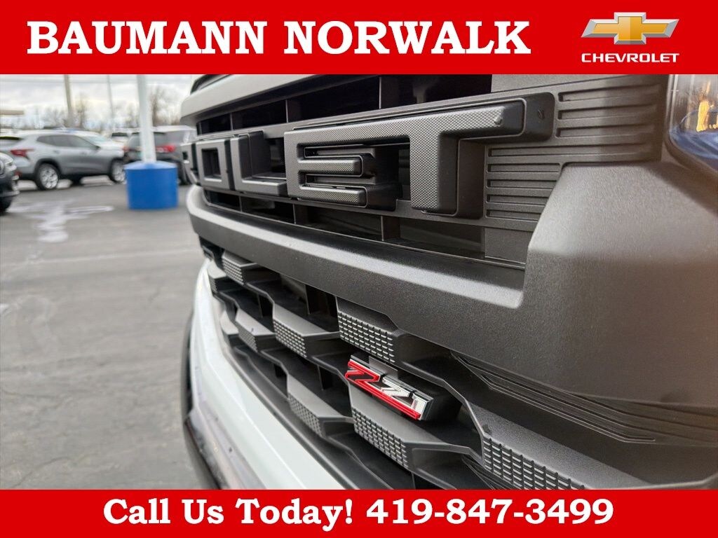 Used 2025 Chevrolet Silverado 1500 Custom Trail Boss Truck Crew Cab