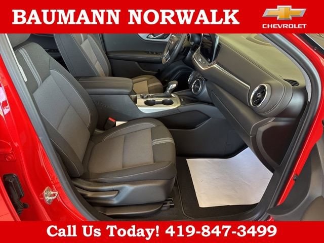2025 Chevrolet Blazer 2LT - Photo 42