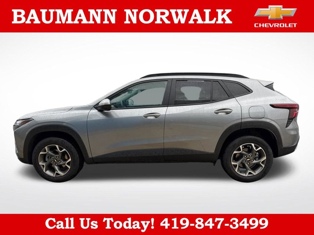Used 2025 Chevrolet Trax LT SUV