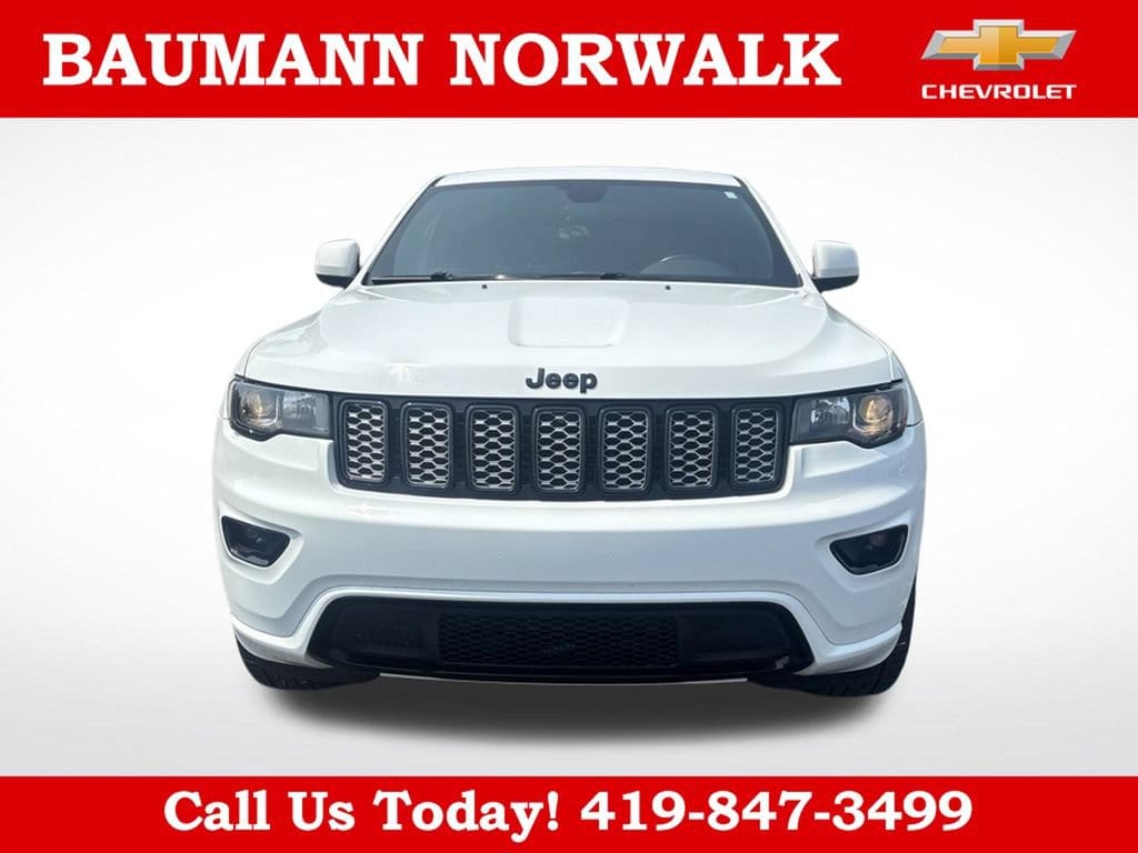 Used 2018 Jeep Grand Cherokee Altitude with VIN 1C4RJFAG3JC152633 for sale in Norwalk, OH