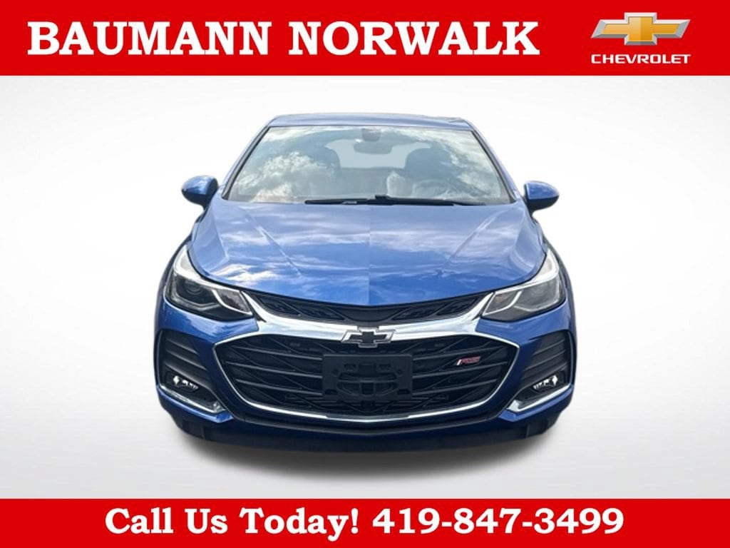 Used 2019 Chevrolet Cruze LT with VIN 3G1BE6SM5KS597356 for sale in Norwalk, OH