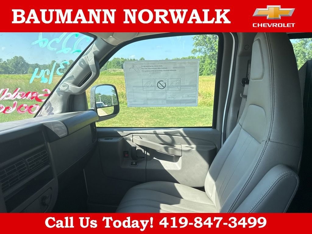 2025 Chevrolet Express Cargo Work Van - Photo 13
