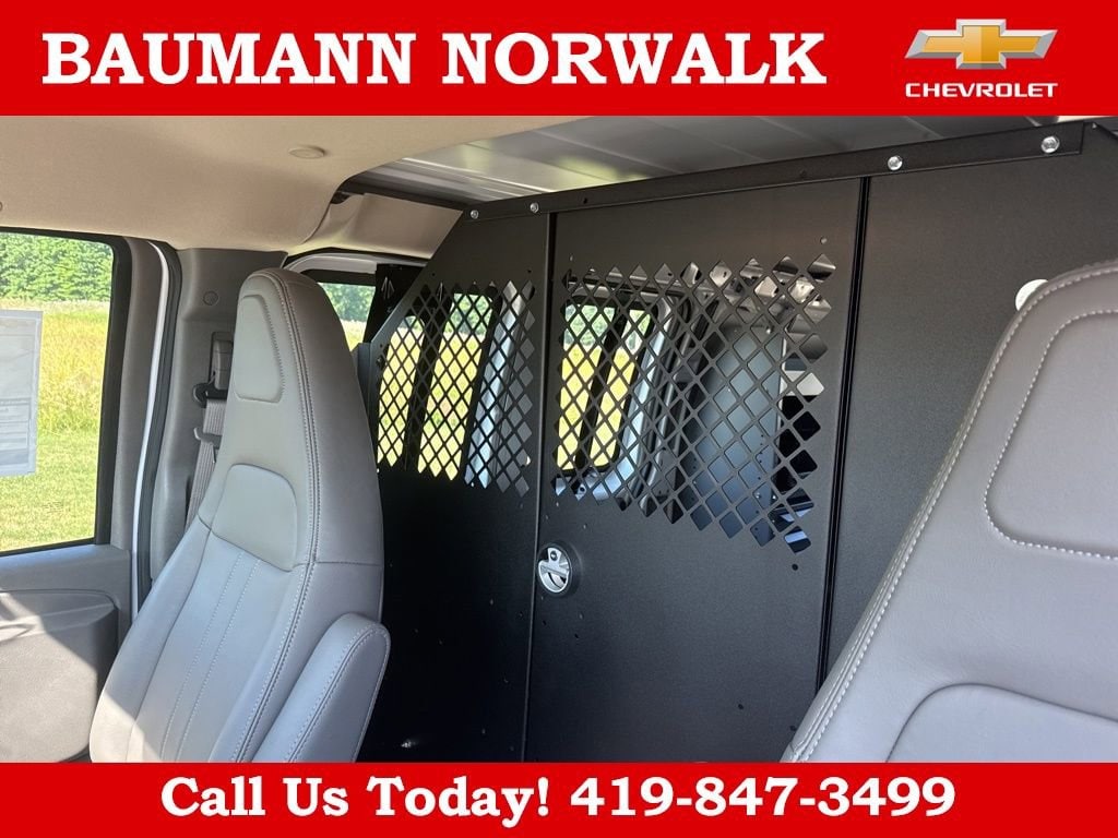 2025 Chevrolet Express Cargo Work Van - Photo 14